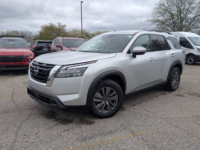 Used 2025 Nissan Pathfinder SV