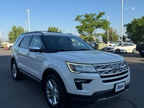 Used 2019 Ford Explorer XLT w/ Equipment Group 202A AWD/4WD image 4