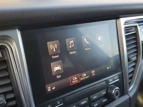 Used 2018 Porsche Macan S image 26