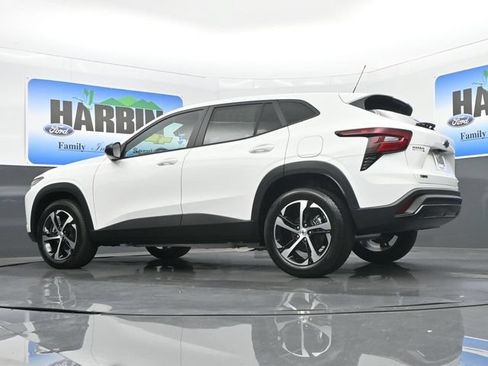 New 2026 Chevrolet Trax RS w/ Driver Confidence Package FWD image 19
