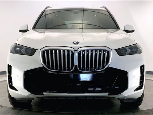 Certified 2024 BMW X5 xDrive40i w/ M Sport Package AWD/4WD image 2