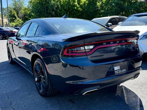 Used 2017 Dodge Charger R/T w/ Blacktop Package RWD image 9