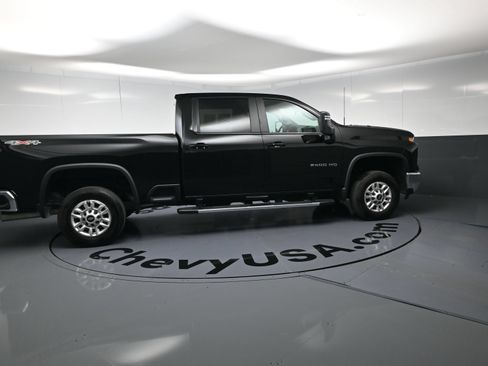 Used 2025 Chevrolet Silverado 2500 LT w/ Convenience Package AWD/4WD image 10