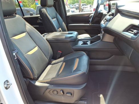Used 2021 GMC Yukon XL AT4 w/ Technology Package AWD/4WD image 13