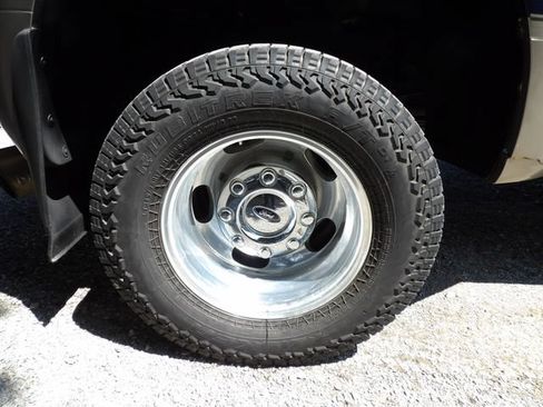 Used 2006 Ford F350 Lariat AWD/4WD image 9