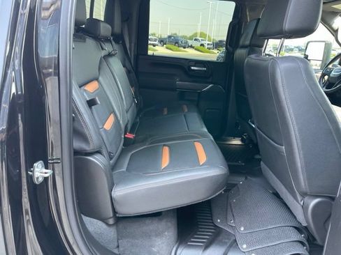 Used 2023 GMC Sierra 2500 AT4 w/ AT4 Premium Plus Package AWD/4WD image 19