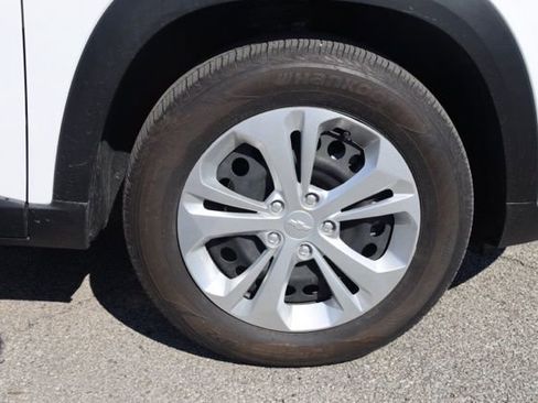 Certified 2025 Chevrolet Trax LS image 15