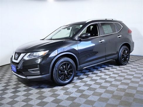 Used 2019 Nissan Rogue SV image 5