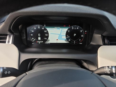 Certified 2022 Land Rover Discovery Sport SE R-Dynamic AWD/4WD image 16