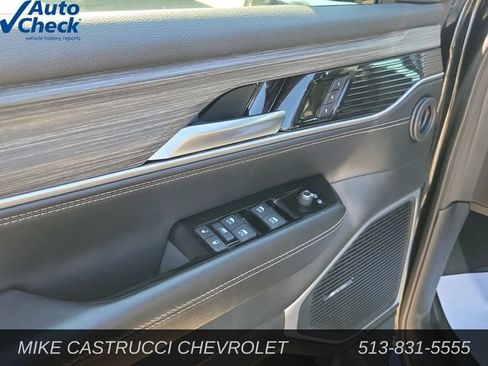 Used 2024 Jeep Wagoneer Series III AWD/4WD image 20