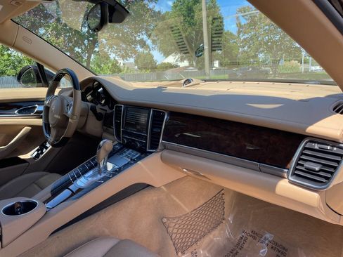 Used 2014 Porsche Panamera 4 image 25