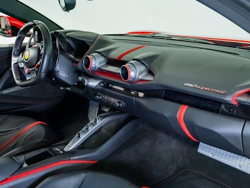 Used 2018 Ferrari 812 Superfast RWD image 26