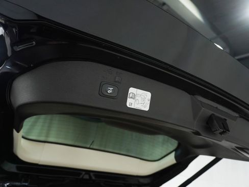 Used 2017 Ford Escape Titanium image 7