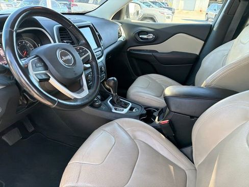 Used 2015 Jeep Cherokee Limited w/ Luxury Group AWD/4WD image 19