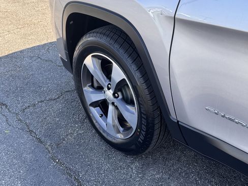 Used 2020 Jeep Cherokee Limited AWD/4WD image 28