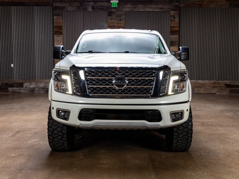 Used 2017 Nissan Titan PRO-4X image 2