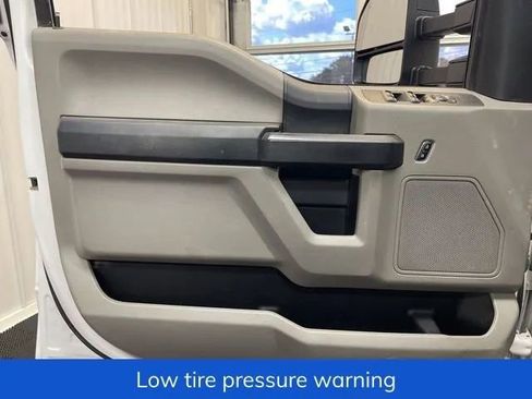 Used 2022 Ford F250 XL w/ Power Equipment Group image 9