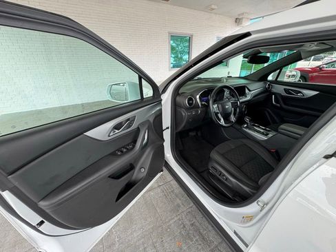 Used 2020 Chevrolet Blazer LT FWD image 13