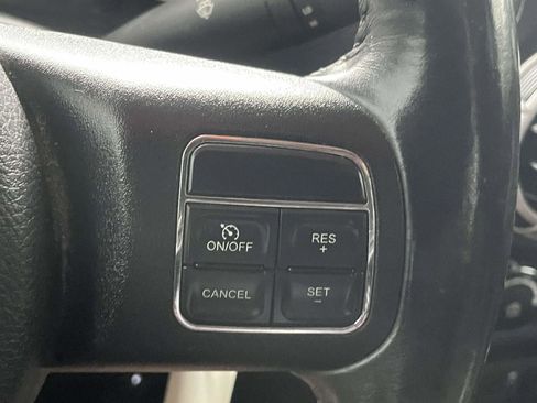 Used 2014 Jeep Wrangler Unlimited Sahara w/ Connectivity Group AWD/4WD image 21