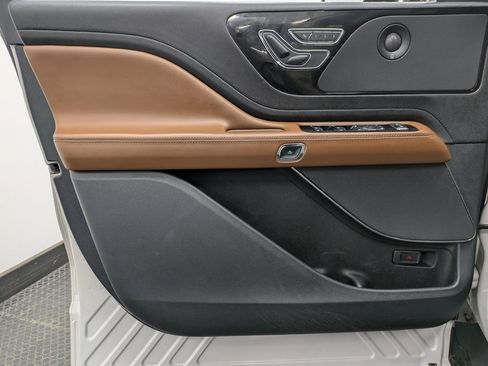 Certified 2023 Lincoln Aviator Reserve w/ Elements Package Plus image 8