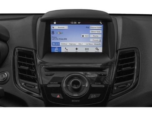 Used 2015 Ford Fiesta Titanium image 5