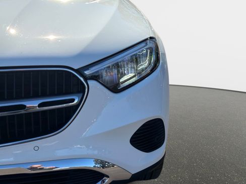 Used 2025 Mercedes-Benz GLC 300 image 9