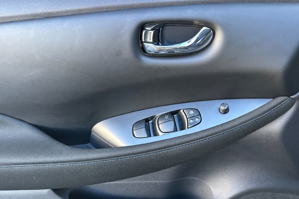 Used 2025 Nissan Leaf S FWD image 10
