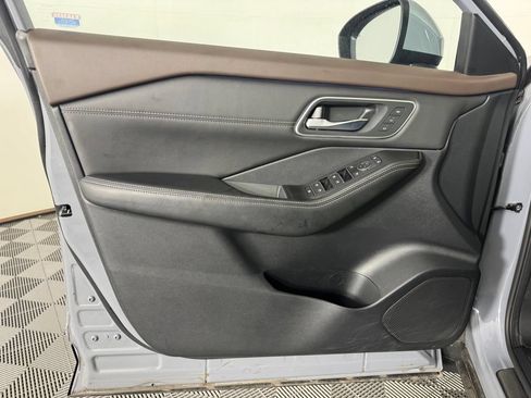 Used 2023 Nissan Rogue Platinum w/ Platinum Premium Package AWD/4WD image 24
