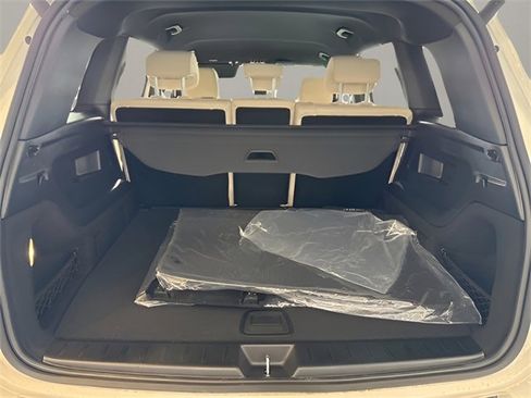 New 2025 Mercedes-Benz GLB 250 image 36