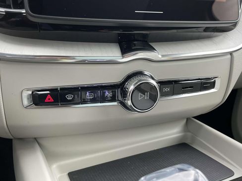 New 2026 Volvo XC60 B5 Ultra w/ Protection Package Premier image 22