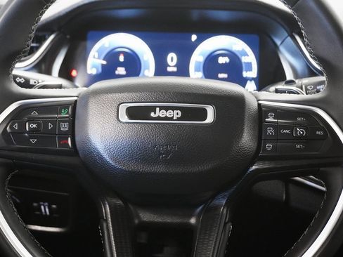 Certified 2024 Jeep Grand Cherokee Laredo image 21