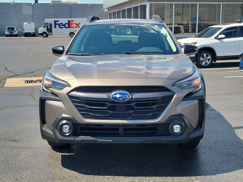 Used 2024 Subaru Outback Premium AWD/4WD image 2