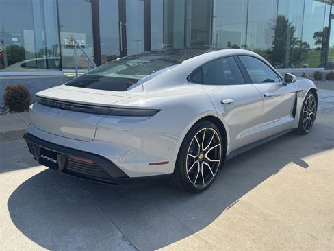 New 2025 Porsche Taycan image 7