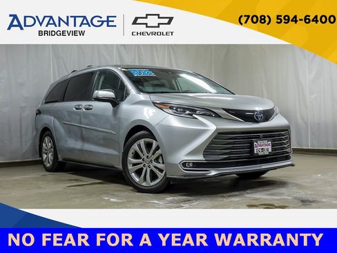 Used 2023 Toyota Sienna Platinum image 1