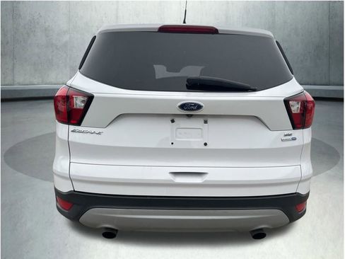 Used 2019 Ford Escape SE image 5