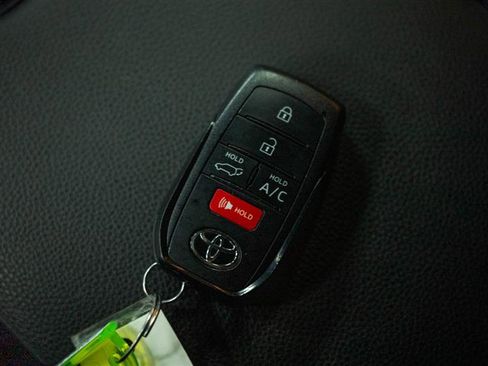 Used 2024 Toyota bZ4X AWD w/ Weather Package image 21