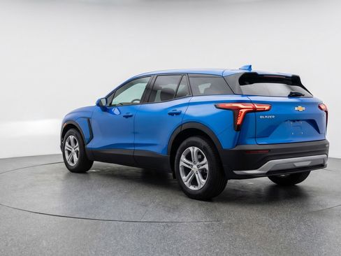 Used 2025 Chevrolet Blazer LT image 6