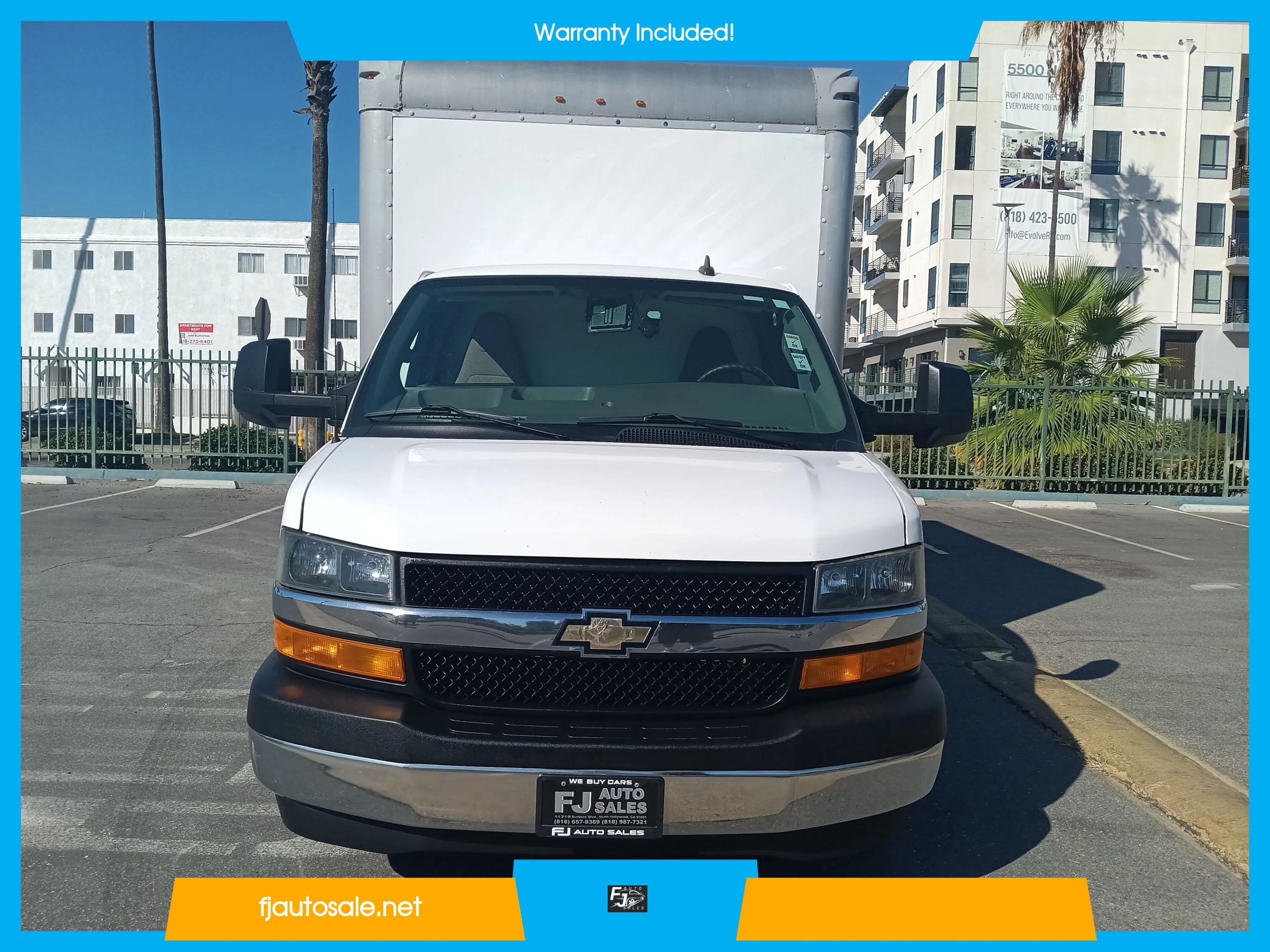 Used 2018 Chevrolet Express 3500 w/ Chrome Appearance Package RWD image 2