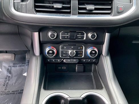 Used 2021 GMC Yukon XL SLT image 15