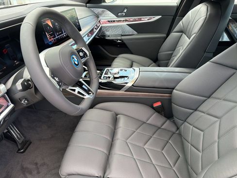 New 2026 BMW i7 xDrive60 w/ Executive Package AWD/4WD image 4