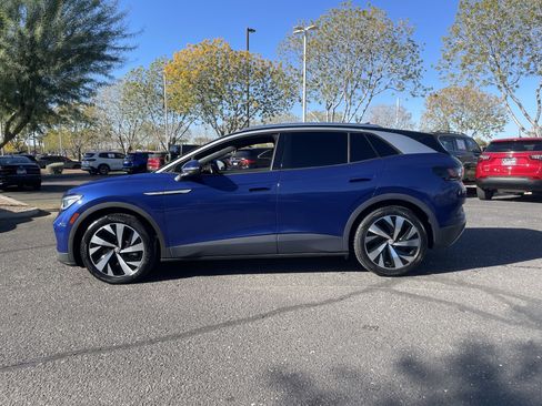 Certified 2021 Volkswagen ID.4 Pro S w/ Gradient Package image 2