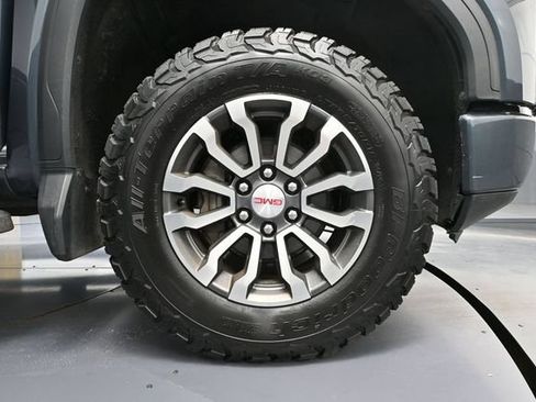 Used 2020 GMC Sierra 1500 AT4 w/ AT4 Premium Package AWD/4WD image 17