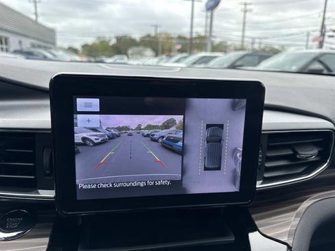 Used 2022 Ford Explorer Limited w/ Equipment Group 301A image 15