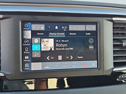 Used 2023 Chrysler Voyager LX image 27