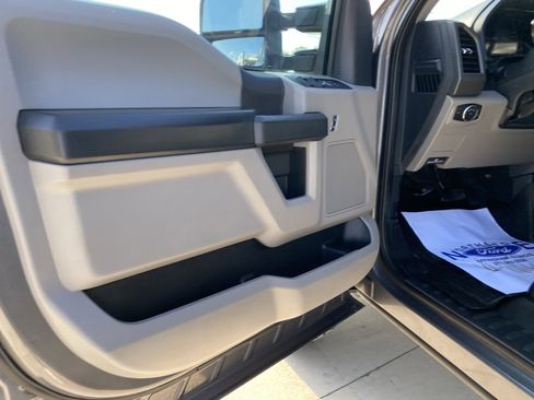 Used 2022 Ford F350 XL w/ Power Equipment Group image 15