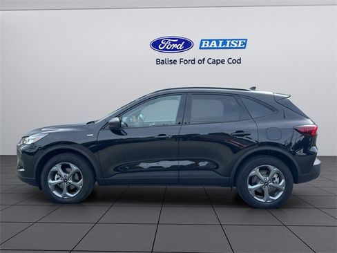 Used 2025 Ford Escape ST-Line w/ Cold Weather Package image 3