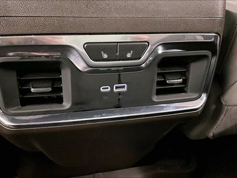 Used 2025 Chevrolet Silverado 2500 LTZ w/ LTZ Convenience Package image 32