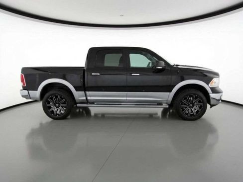 Used 2018 RAM 1500 Laramie w/ Convenience Group image 10