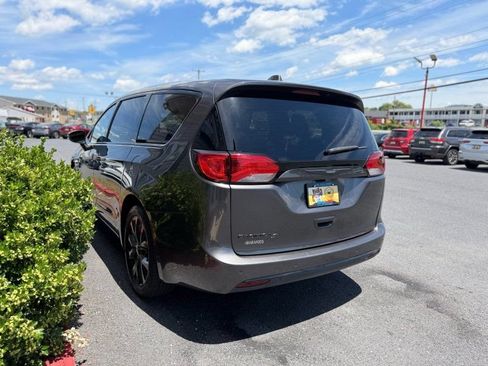 Used 2019 Chrysler Pacifica Touring Plus w/ S Appearance Package FWD image 8