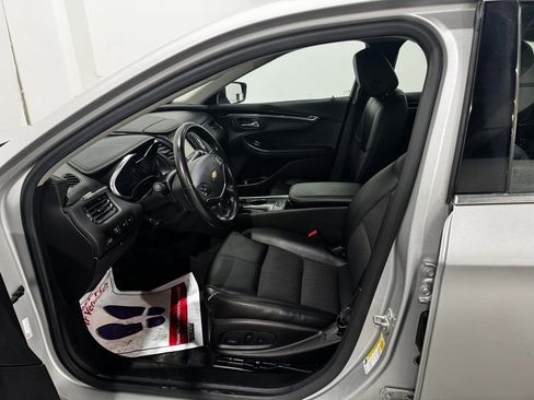 Used 2016 Chevrolet Impala LT w/ Convenience Package image 15